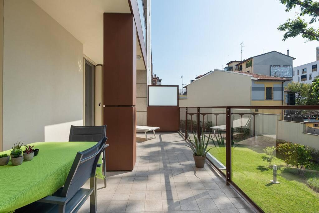 Easylife - Modern And Spacious Apt In Fiera City Life Milaan Buitenkant foto