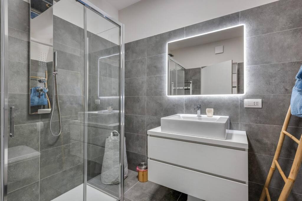 Easylife - Modern And Spacious Apt In Fiera City Life Milaan Buitenkant foto