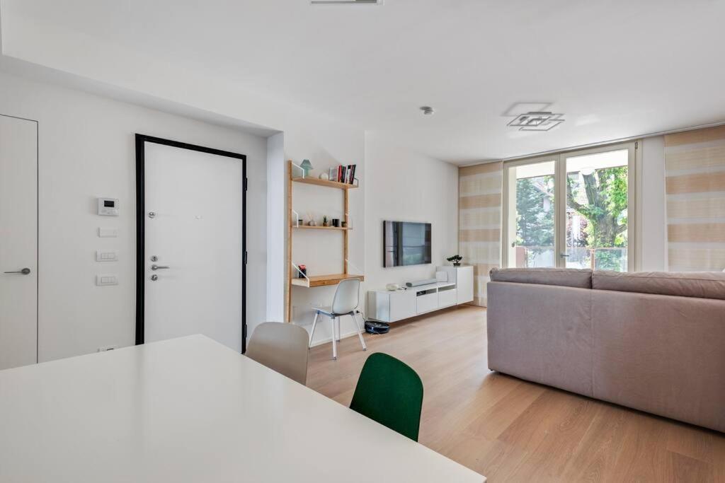 Easylife - Modern And Spacious Apt In Fiera City Life Milaan Buitenkant foto