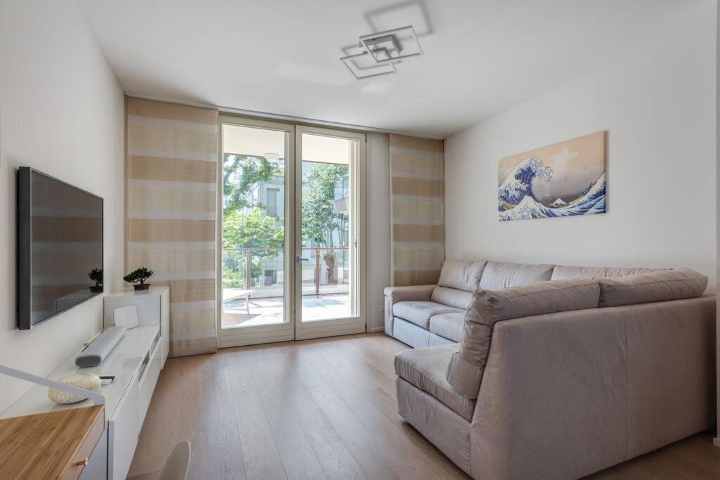 Easylife - Modern And Spacious Apt In Fiera City Life Milaan Buitenkant foto