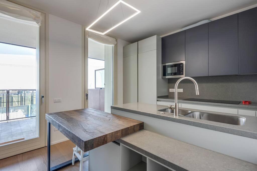 Easylife - Modern And Spacious Apt In Fiera City Life Milaan Buitenkant foto